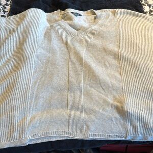 NWT over sized Vera wang sweater top